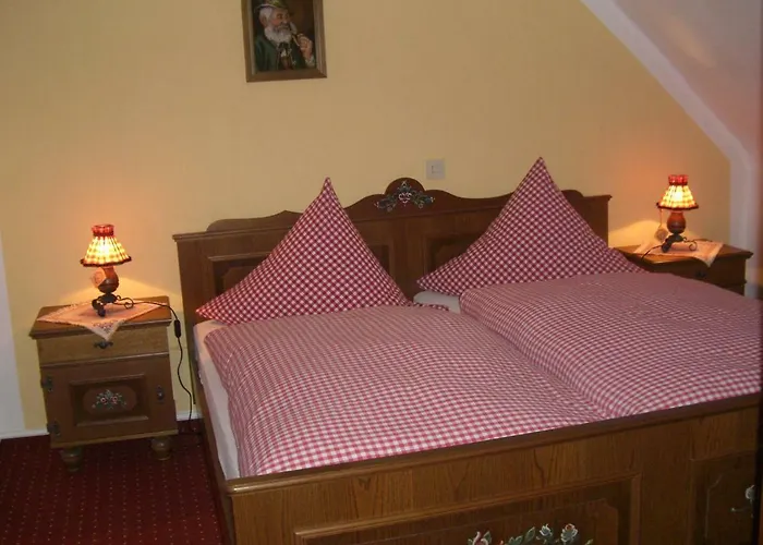 Hotel-restaurant Burg-ramstein מלון